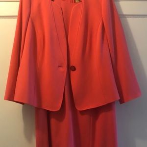 Woman’s 2-piece dress suit